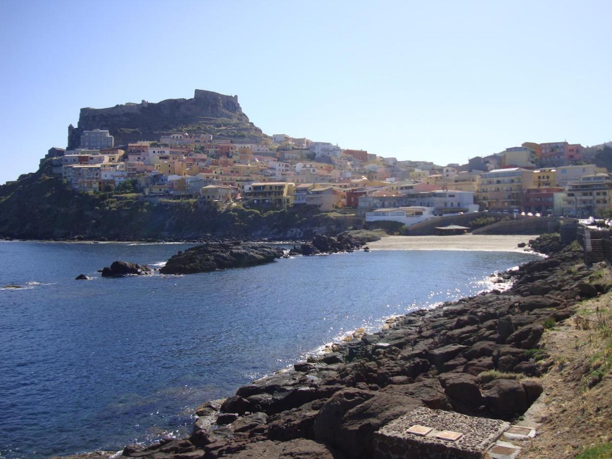 Grazioso Attico Vicino Alla Spiaggia E Al Centro Кастельсардо Экстерьер фото